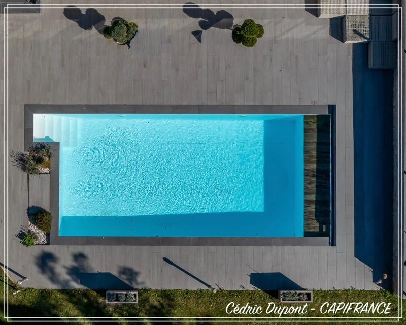 Maison - 285 m² - 8 pièces