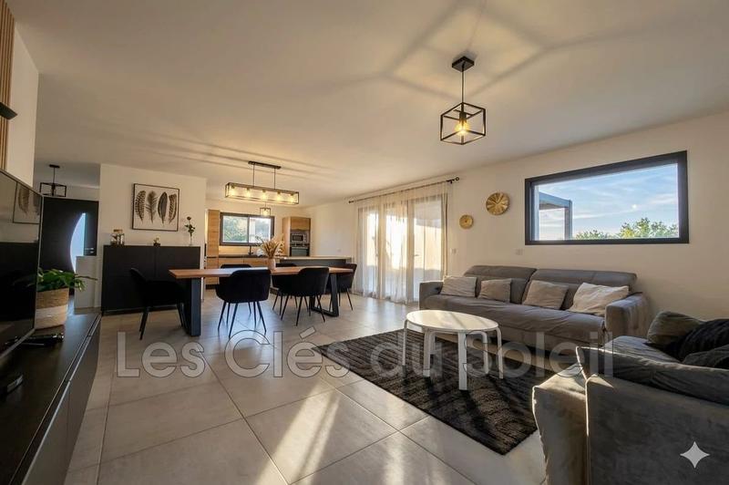 Maison - 95 m² - 4 pièces