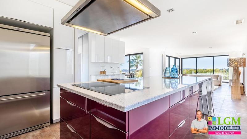 Villa - 250 m² - 5 pièces