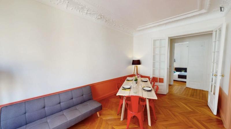 Chambre - 10 m² - 8 pièces