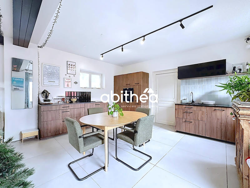 Maison - 163 m² - 6 pièces