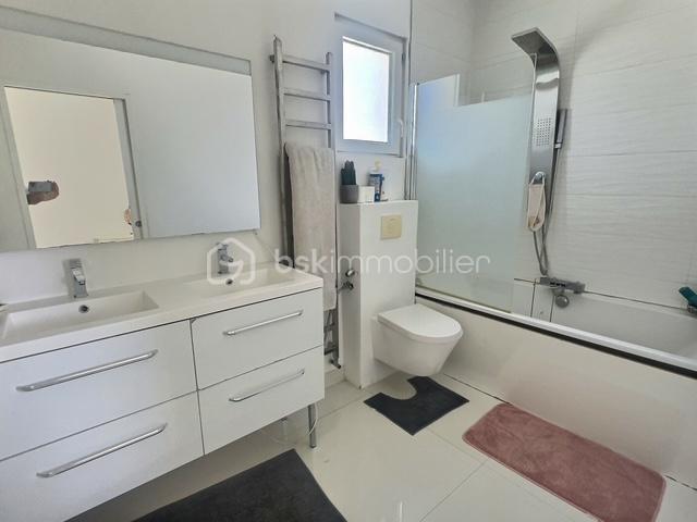 Demeure - 147 m² - 5 pièces