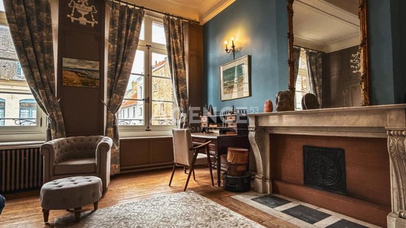 Maison bourgeoise - 340 m² - 12 pièces