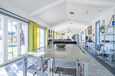 Maison - 375 m² - 14 pièces