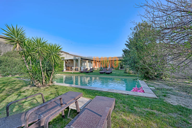 Villa - 215 m² - 8 pièces