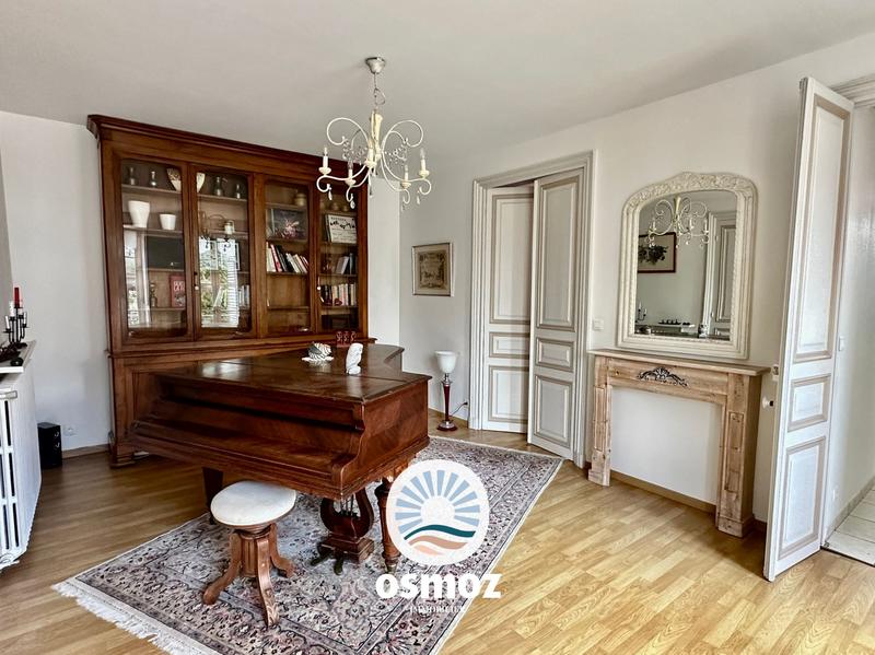 Maison - 236 m² - 6 pièces
