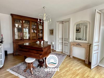Maison - 236 m² - 6 pièces