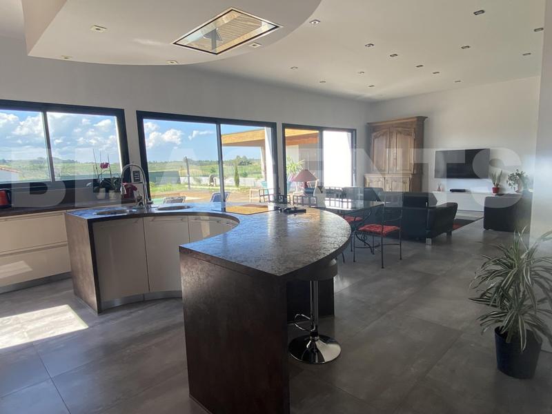 Villa - 182 m² - 5 pièces