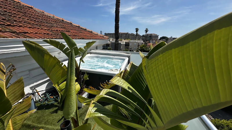 Maison - 320 m² - 11 pièces