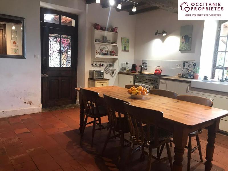 Propriété - 460 m² - 22 pièces