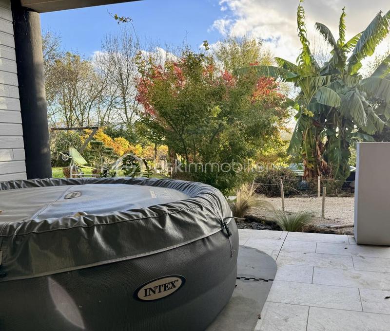 Maison - 212 m² - 7 pièces