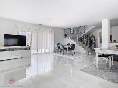 Maison - 137 m² - 5 pièces