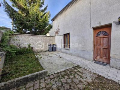 Maison de village - 88 m² - 7 pièces
