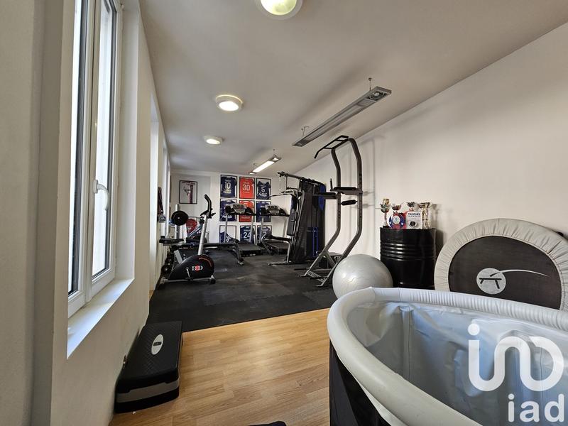 Maison - 259 m² - 11 pièces