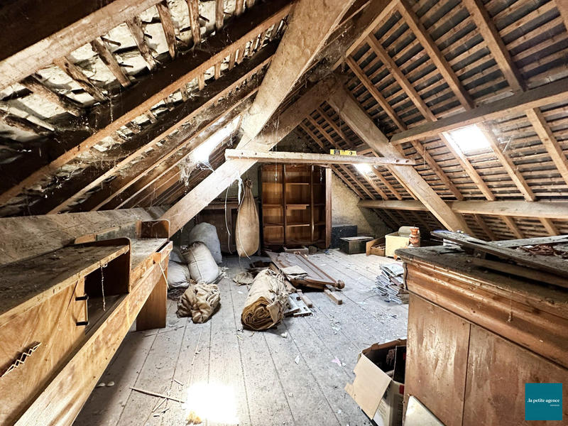 Maison traditionnelle - 170 m² - 8 pièces