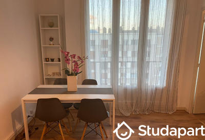 Chambre - 14 m² - 1 pièce