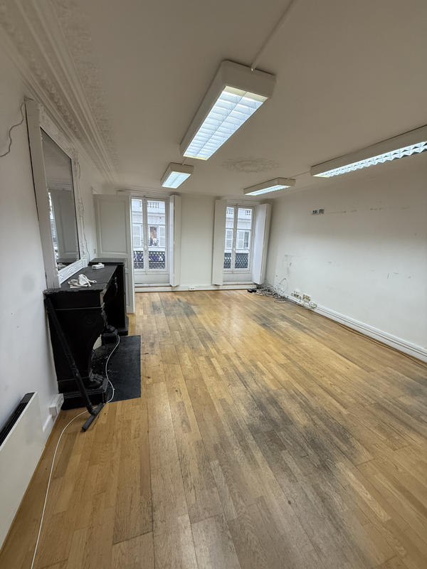 Bureau - 120 m² - 4 pièces