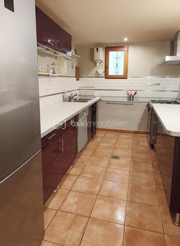 Maison en pierre - 204 m² - 9 pièces