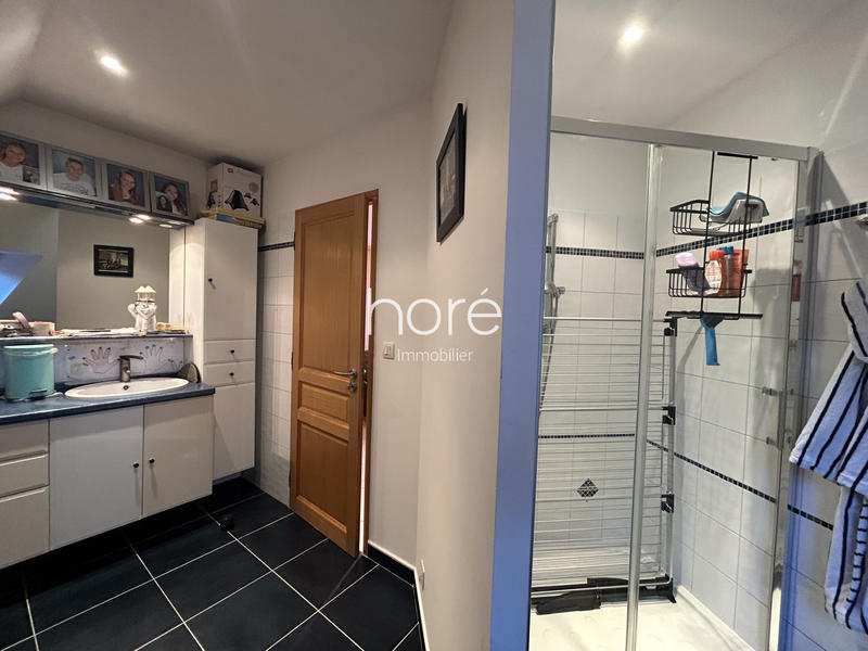 Maison - 236 m² - 6 pièces