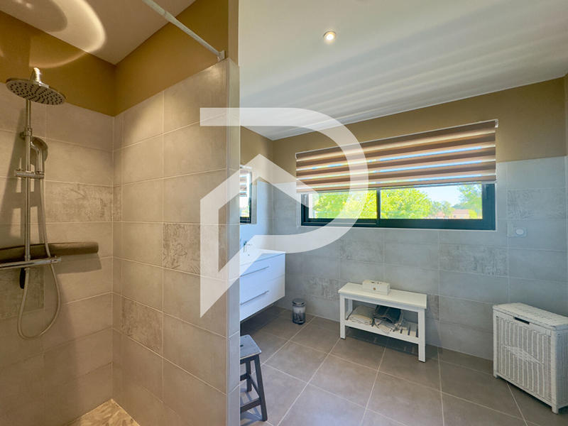 Maison - 190 m² - 6 pièces