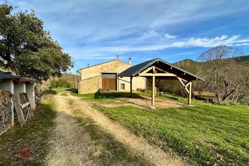 Propriété - 251 m² - 6 pièces