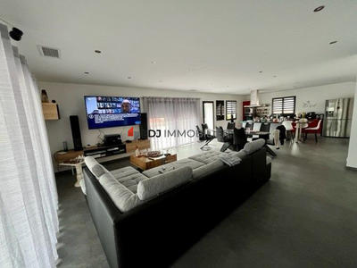 Villa - 200 m² - 5 pièces