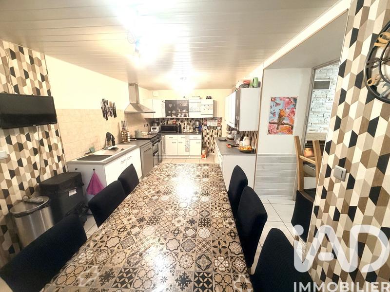 Maison - 225 m² - 8 pièces