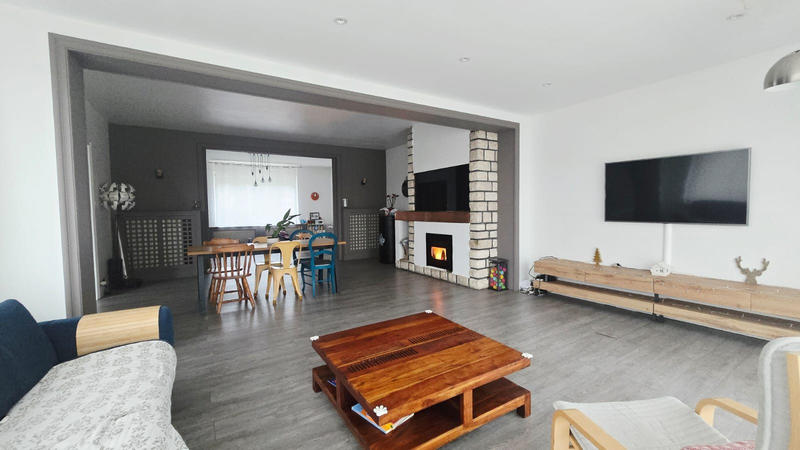 Maison - 272 m² - 9 pièces