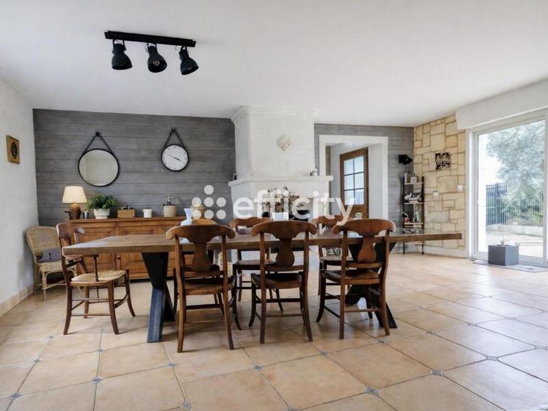 Maison traditionnelle - 210 m² - 10 pièces