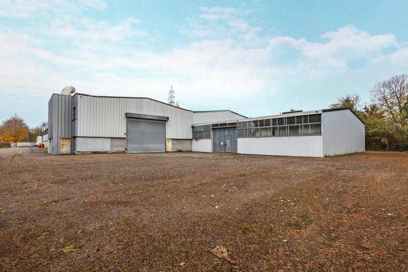 Local commercial - 3 178 m² - 10 pièces