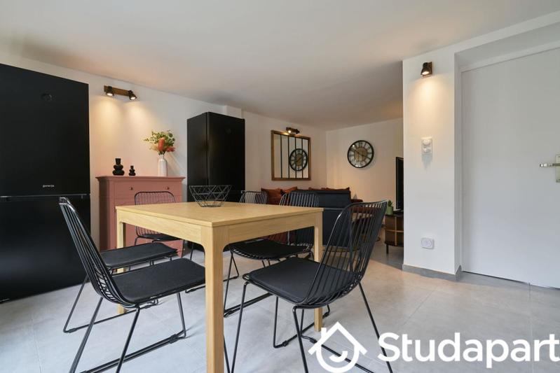 Chambre - 12 m² - 1 pièce