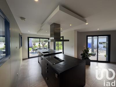 Maison - 232 m² - 7 pièces