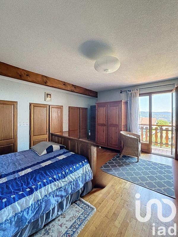 Maison - 211 m² - 6 pièces