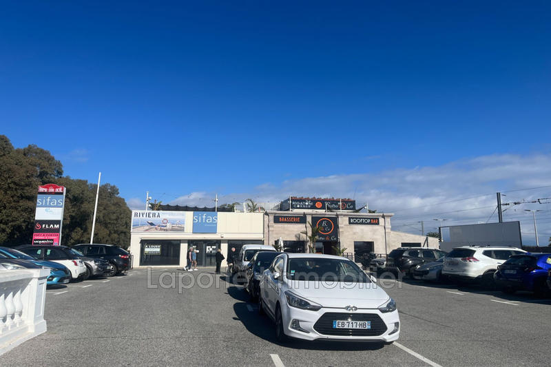 Local commercial - 670 m²