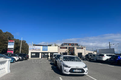 Local commercial - 670 m²