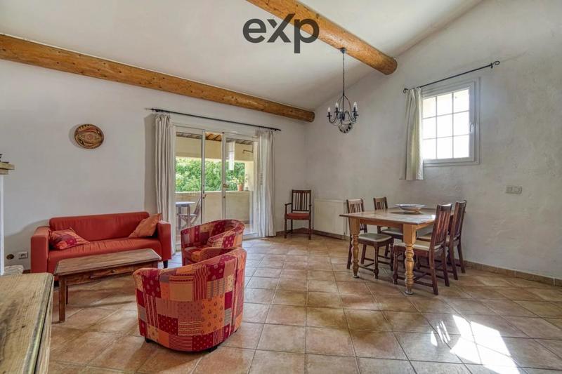 Propriété - 176 m² - 6 pièces