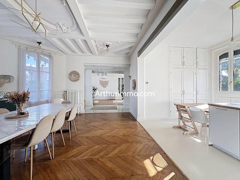 Maison - 280 m² - 10 pièces