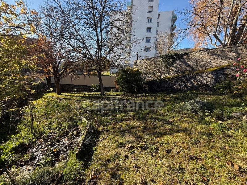 Terrain constructible - 768 m²