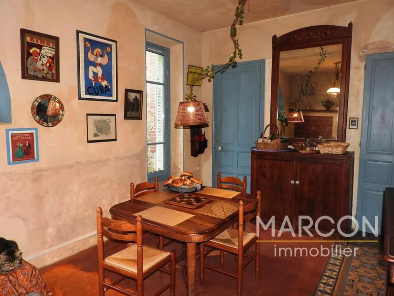 Maison - 320 m² - 10 pièces