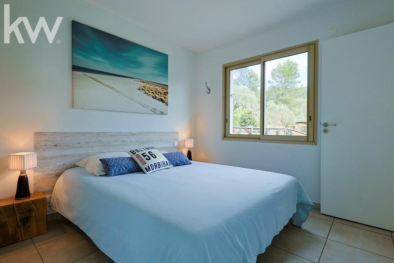 Maison contemporaine - 239 m² - 8 pièces