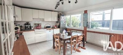 Maison - 121 m² - 6 pièces