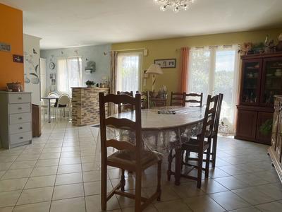 Maison - 123 m² - 6 pièces