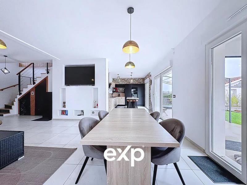 Maison - 151 m² - 6 pièces