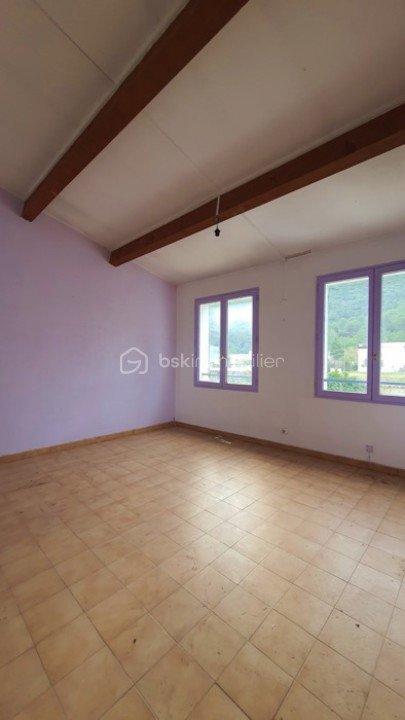 Propriété - 166 m² - 9 pièces