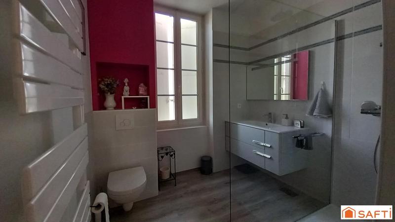 Maison - 220 m² - 6 pièces