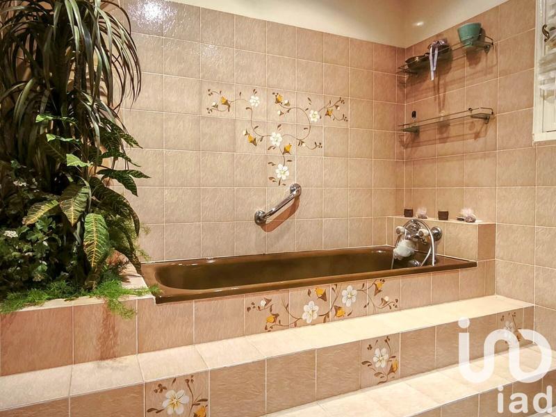 Maison - 184 m² - 9 pièces