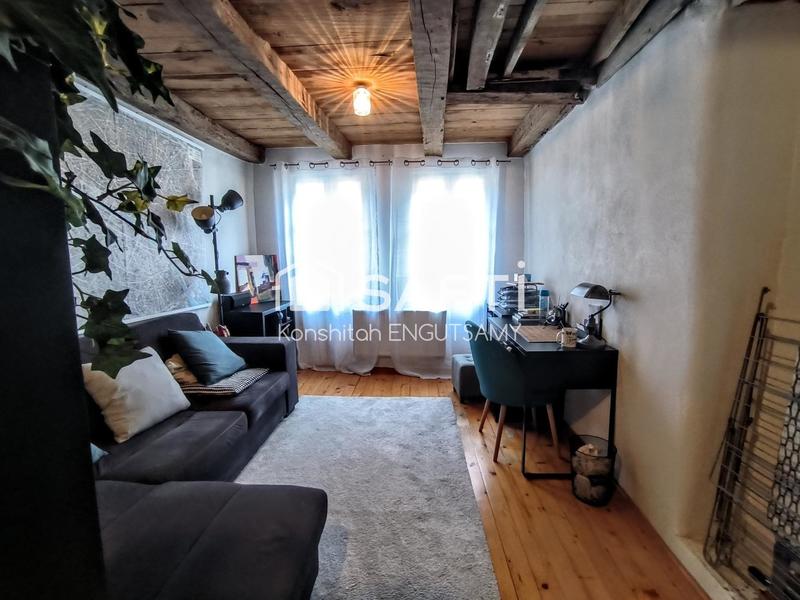 Maison - 235 m² - 10 pièces