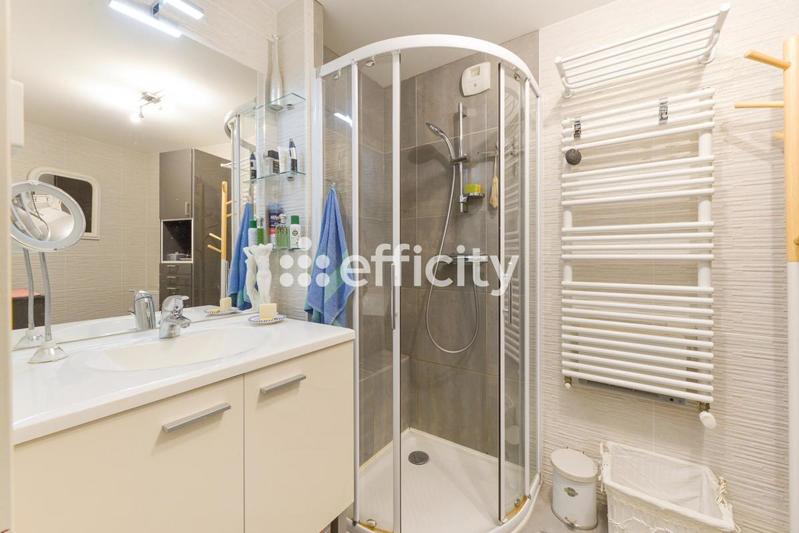 Appartement - 82 m² - 4 pièces