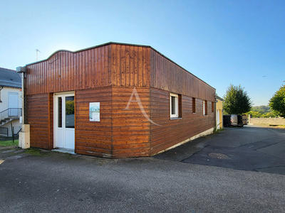 Local commercial - 110 m² - 8 pièces