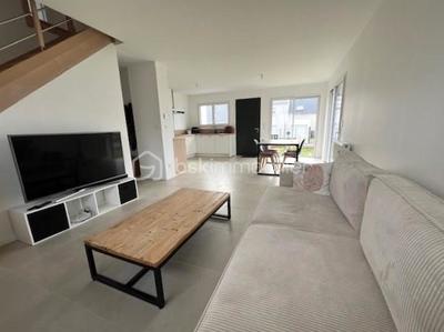 Maison - 90 m² - 5 pièces